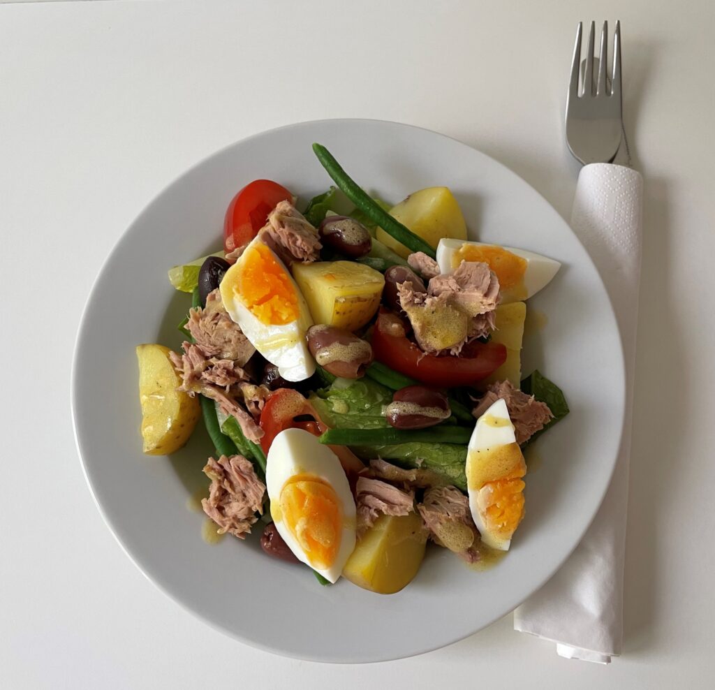 Low FODMAP Tuna Niçoise salad