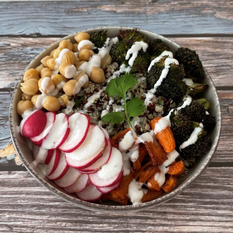 Low FODMAP Quinoa and Broccoli Bowl